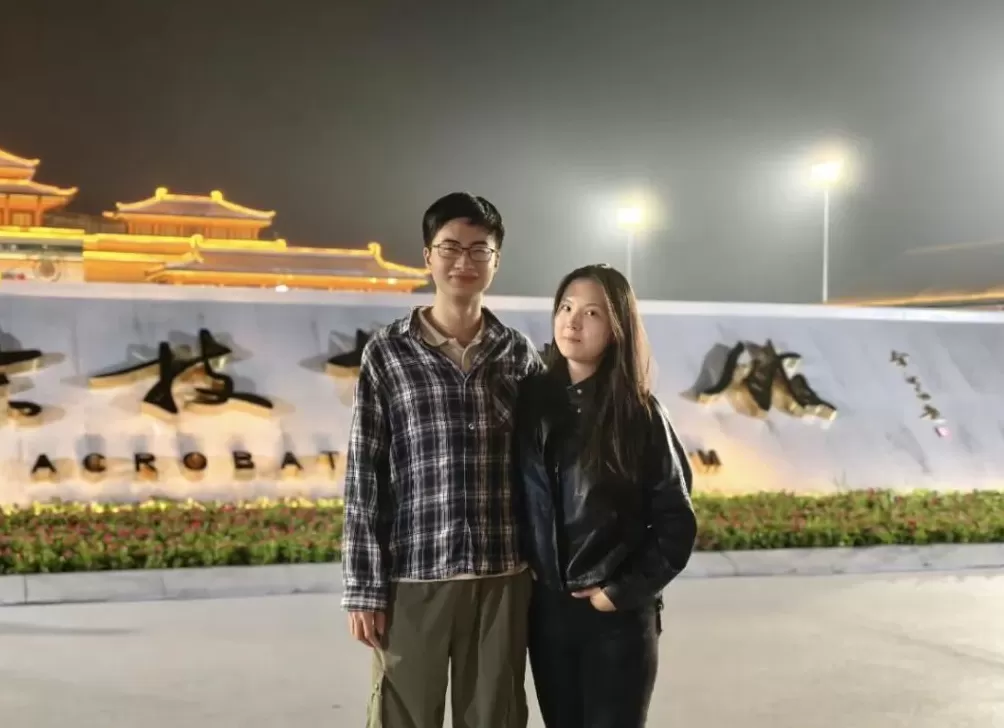 庞众望回应与女友拍“领证照”：拍着玩的，目前还没订婚领证-第2张图片-