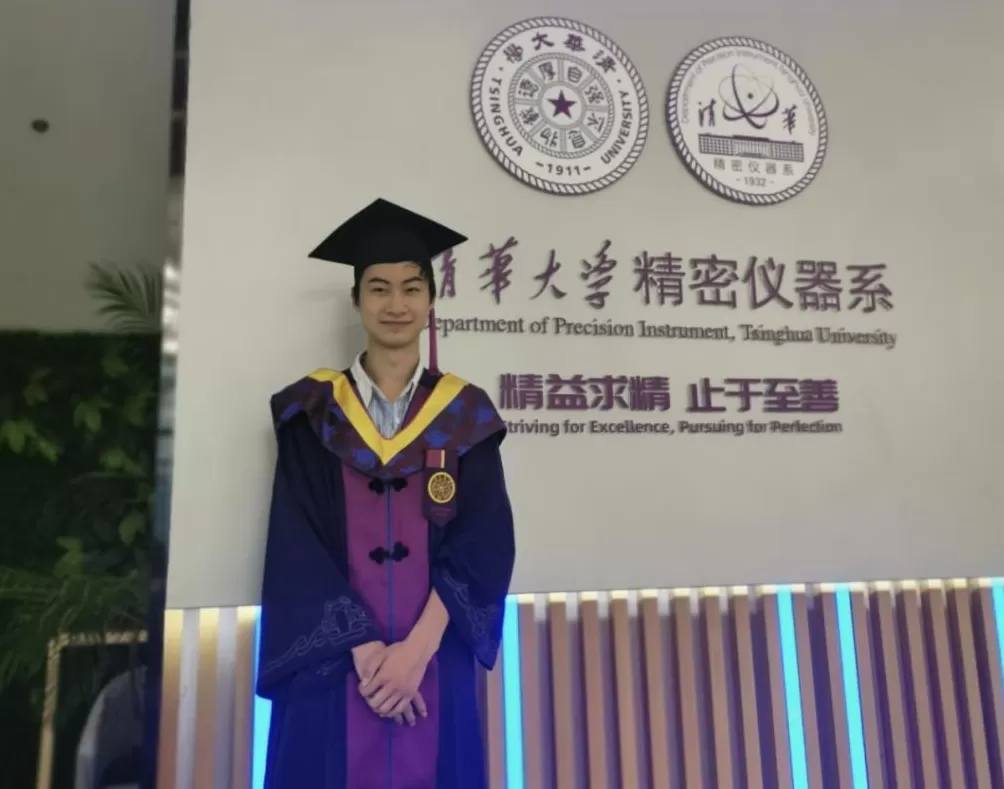 庞众望回应与女友拍“领证照”：拍着玩的，目前还没订婚领证-第3张图片-