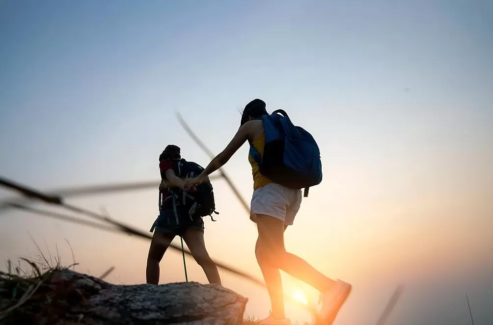 1000元一趟!国庆泰山“挤满”陪爬,有人转型陪爬月入2万-第3张图片- 1000元一趟!国庆泰山“挤满”陪爬,有人转型陪爬月入2万-第3张图片-