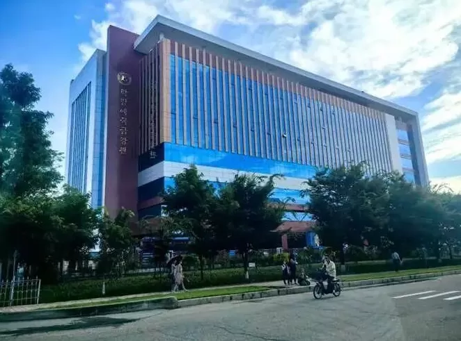 “我亲眼看到平壤私家车遍地,年轻人刷‘支付宝’喝扎啤”-第10张图片- “我亲眼看到平壤私家车遍地,年轻人刷‘支付宝’喝扎啤”-第10张图片-