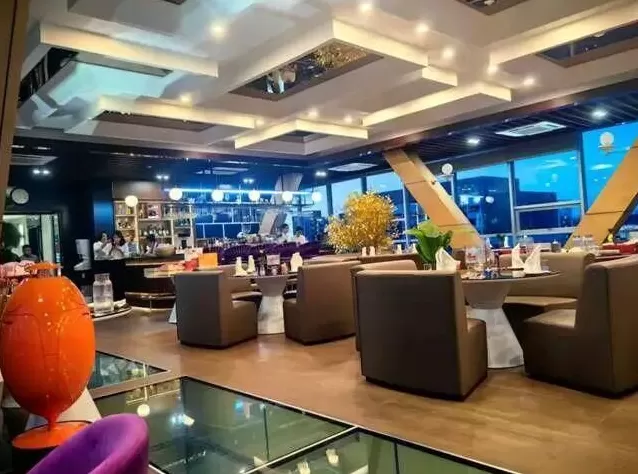 “我亲眼看到平壤私家车遍地,年轻人刷‘支付宝’喝扎啤”-第13张图片- “我亲眼看到平壤私家车遍地,年轻人刷‘支付宝’喝扎啤”-第13张图片-