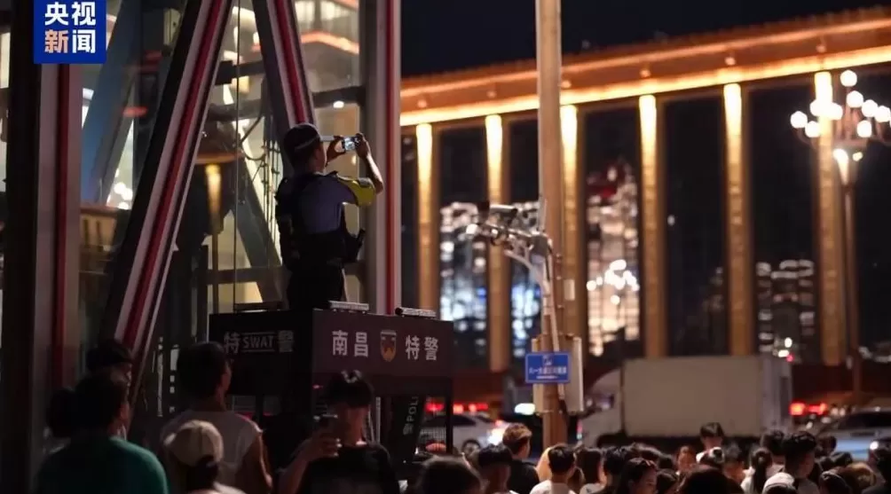 拍完你的拍你的……网友点赞假期最忙“拍照主理人”-第2张图片- 拍完你的拍你的……网友点赞假期最忙“拍照主理人”-第2张图片-