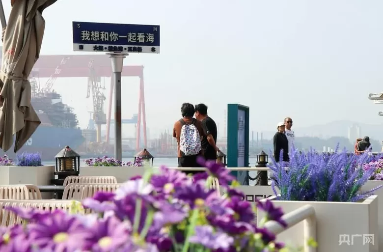 行进的海岸线|一条海岸线带火一座城-第3张图片-