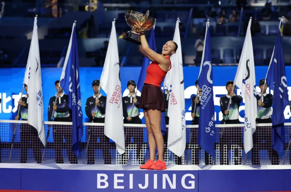 阿尼西莫娃首夺中网女单冠军-第1张图片-