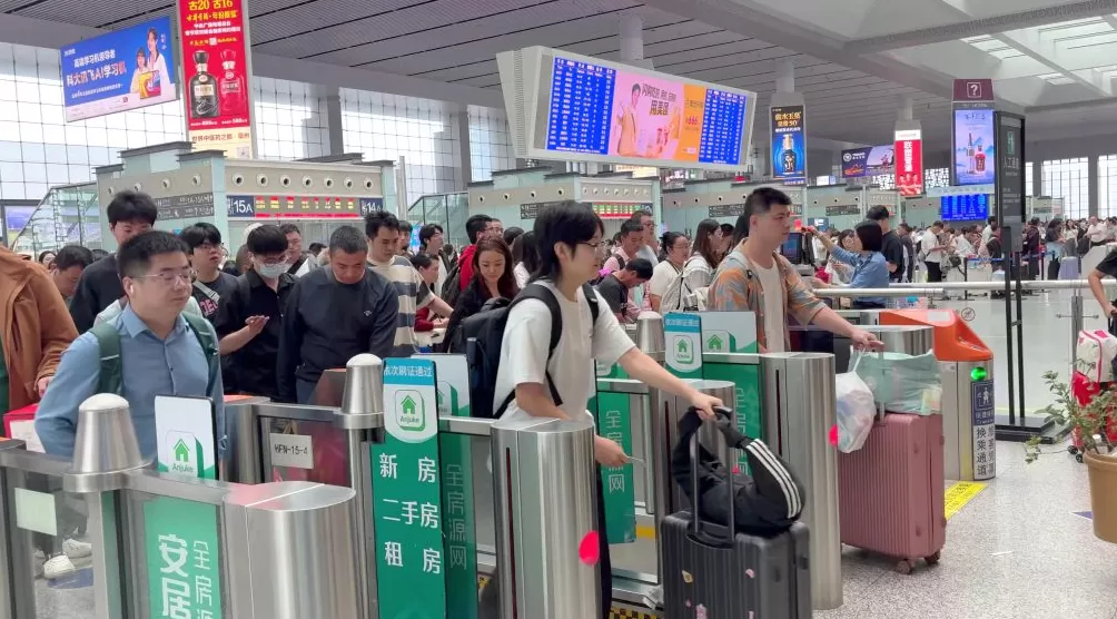 长三角铁路预计今日发送342万人次,今明计划增开74列夜间高铁列车-第1张图片- 长三角铁路预计今日发送342万人次,今明计划增开74列夜间高铁列车-第1张图片-