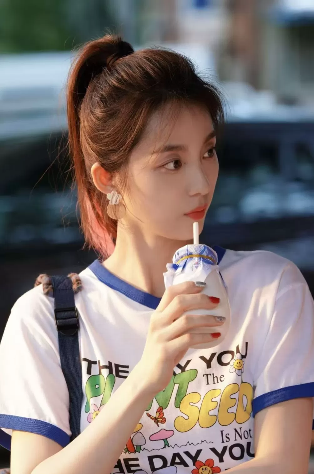 专访|万鹏:希望《许我耀眼》能破除对女性关系的刻板印象-第5张图片- 专访|万鹏:希望《许我耀眼》能破除对女性关系的刻板印象-第5张图片-