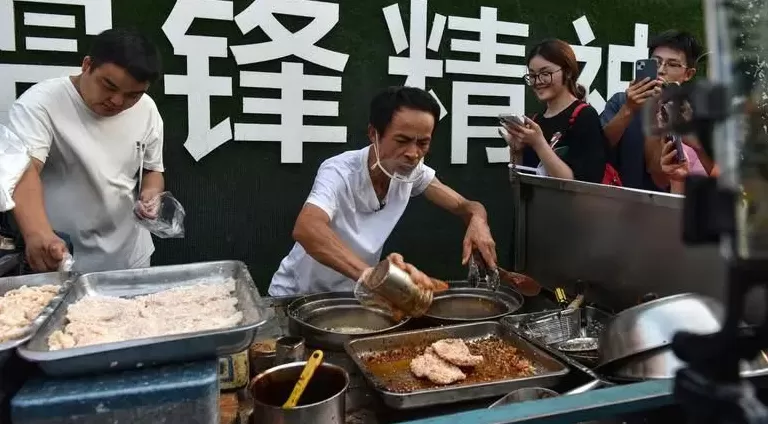 给鸡排哥鼓掌是这个时代的悲哀-第1张图片- 给鸡排哥鼓掌是这个时代的悲哀-第1张图片-