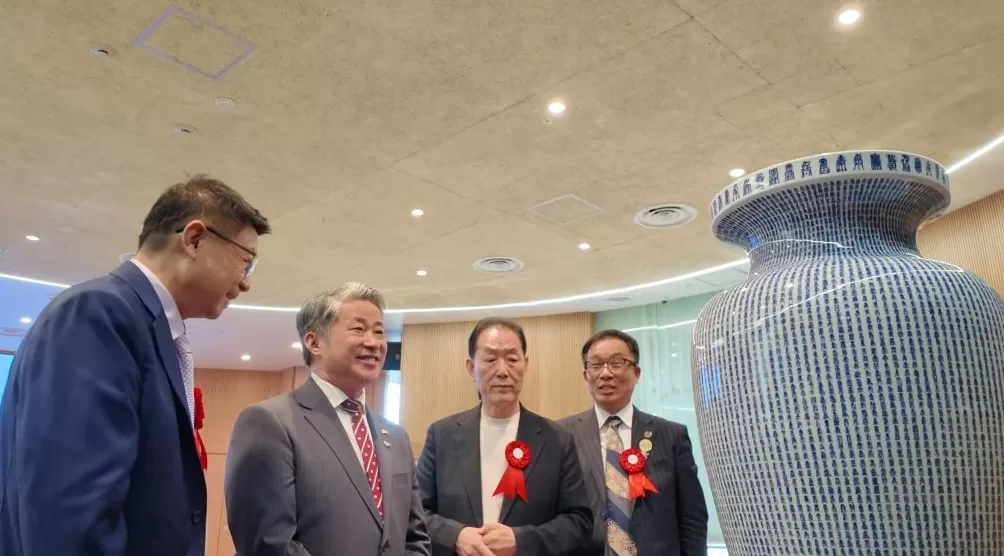 大阪世博会展出“国瓷（清代）精品技艺展”-第2张图片-