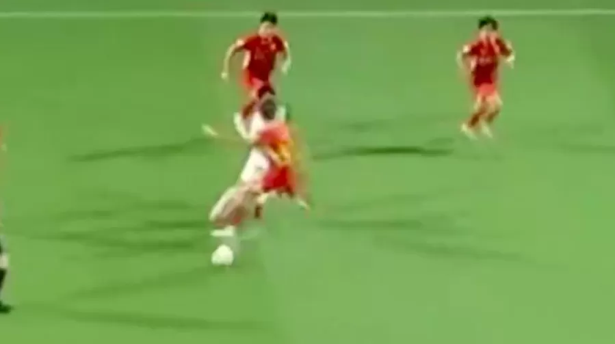 反转？广西骨折球员是防守犯规时受伤：重庆队无过错但裁判有问题-第4张图片-