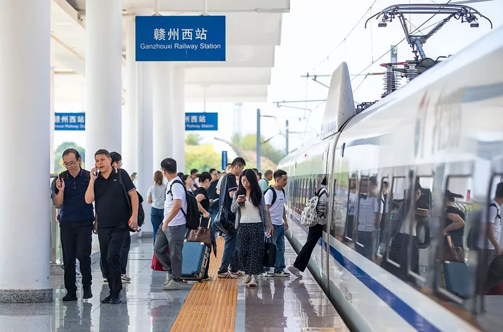 返程客流持续攀升：南铁今日预计发送旅客148万人次-第1张图片-