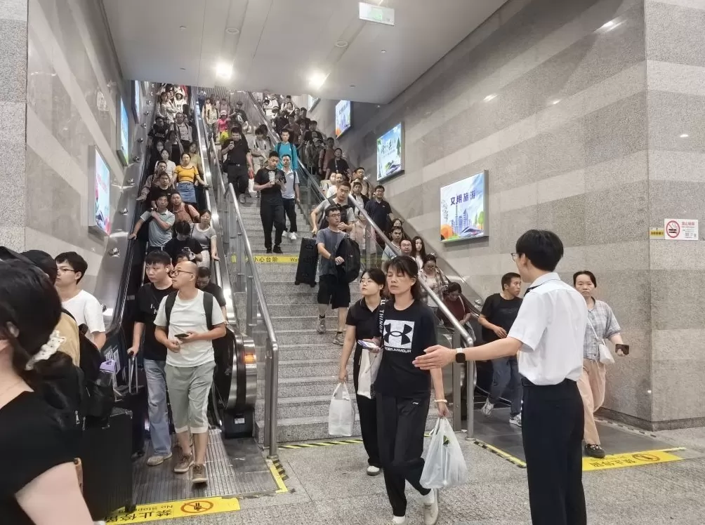 长三角铁路预计今日发送旅客370万人次，增开夜间高铁列车170列-第1张图片-
