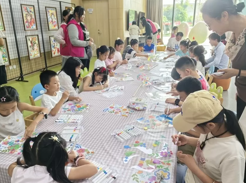 江西省图书馆:国庆 “游园” 成新宠,书香里解锁过节新方式-第6张图片- 江西省图书馆:国庆 “游园” 成新宠,书香里解锁过节新方式-第6张图片-