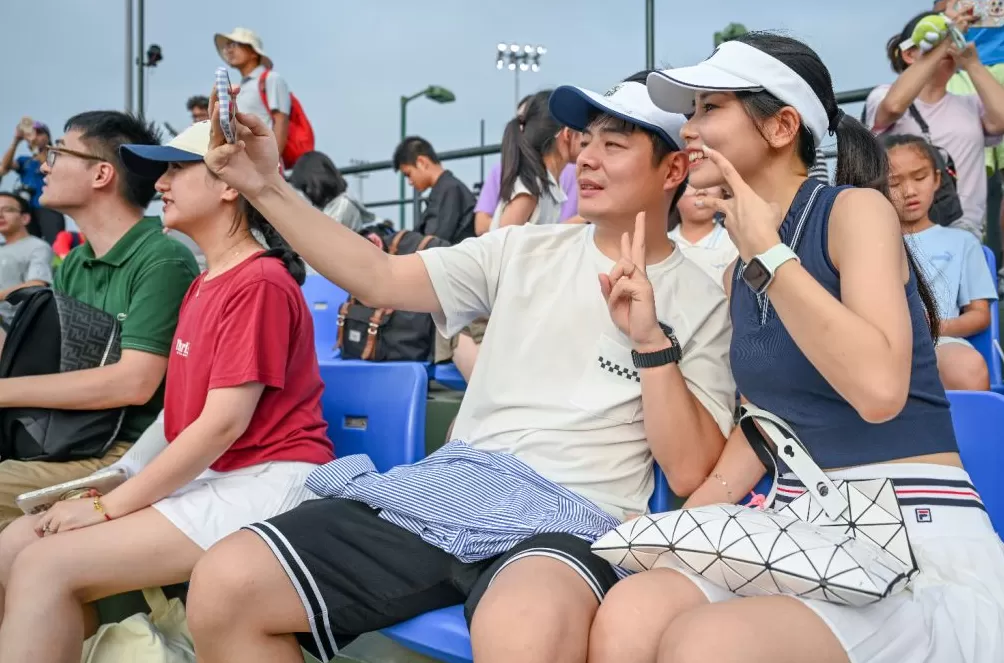 魔都眼·国庆｜网球大师赛众星云集，超24万球迷享假日盛宴-第1张图片-