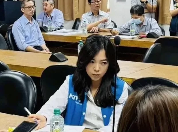 高雄沦“废弃物天堂”，陈其迈又扯韩国瑜，蓝营美女议员离席抗议-第1张图片-