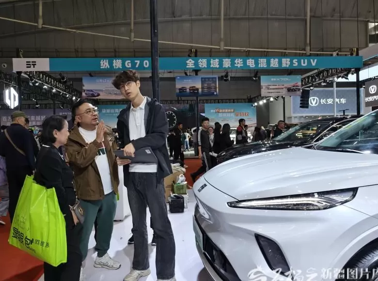 双节消费“热”力十足——新疆国庆中秋双节假期消费市场观察-第2张图片-