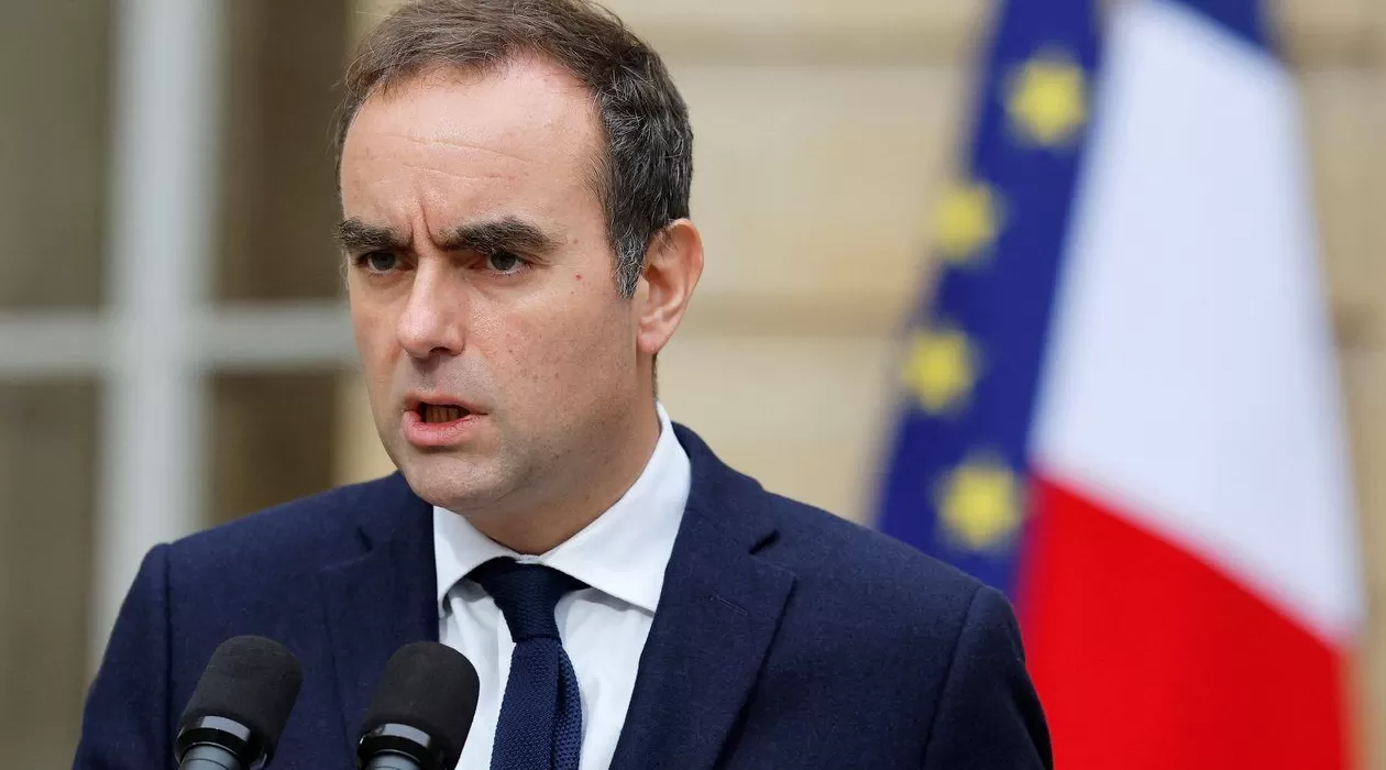 勒科尔尼:“使命已结束”,马克龙或在48小时内任命新总理-第1张图片- 勒科尔尼:“使命已结束”,马克龙或在48小时内任命新总理-第1张图片-