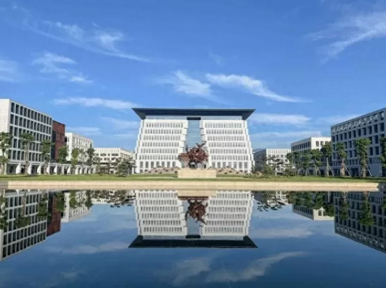 曹德旺称创办福耀科技大学已花费43亿，学生学费每年5600元，首届50名学生可全去福耀就业-第9张图片-