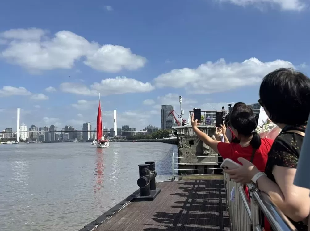 人类首次驾驶帆船沿南极圈环航南极洲，中国航海家翟墨今日启航-第1张图片-