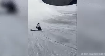 苏翊鸣完成世界首个单板坡障“背靠背”1980度空翻动作-第1张图片-