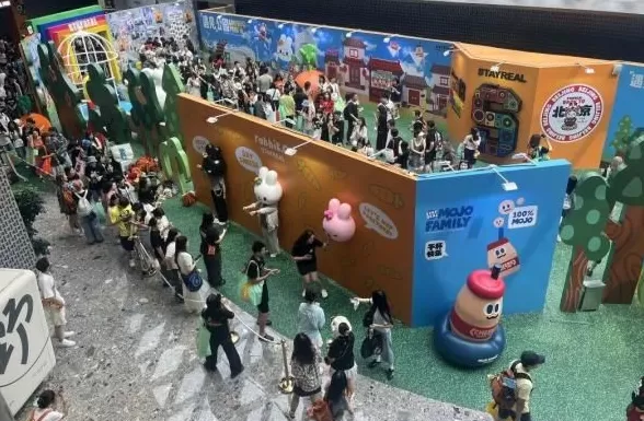 讲故事、卖周边、造痛城，演唱会走向IP展销会-第8张图片-