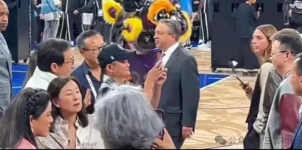 马云亲临现场观赛！NBA中国赛大佬云集-第6张图片-