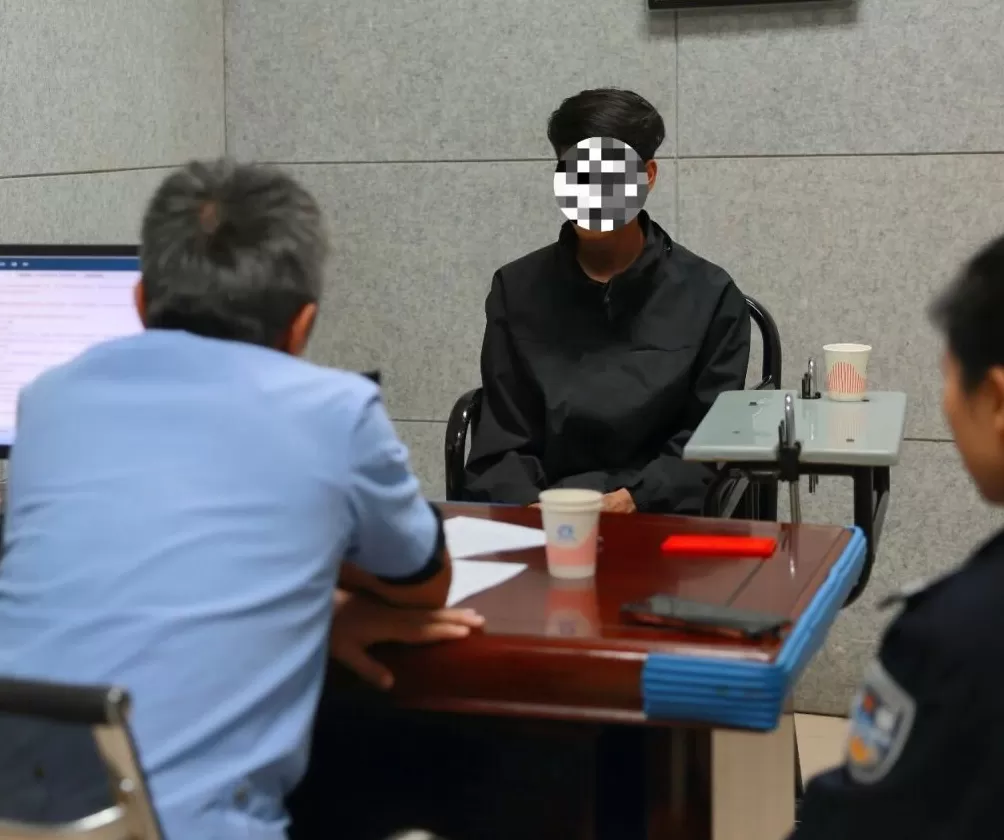 男子在普洱火车站周边“飙车炸街”涉嫌危险驾驶，被采取刑事强制措施-第1张图片-