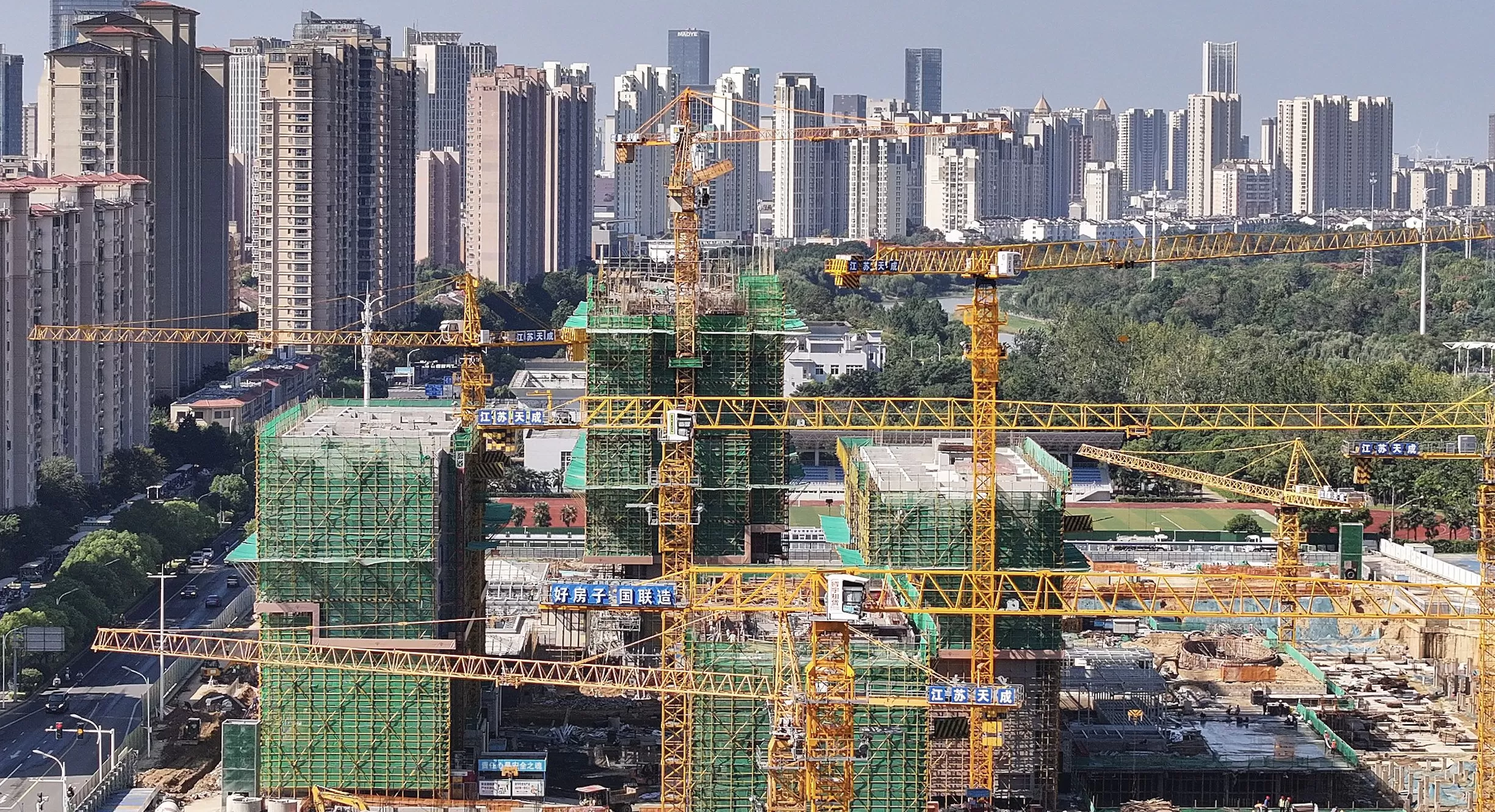 保障商品房建设交付,全国“白名单”项目贷款审批金额已超7万亿元-第1张图片- 保障商品房建设交付,全国“白名单”项目贷款审批金额已超7万亿元-第1张图片-