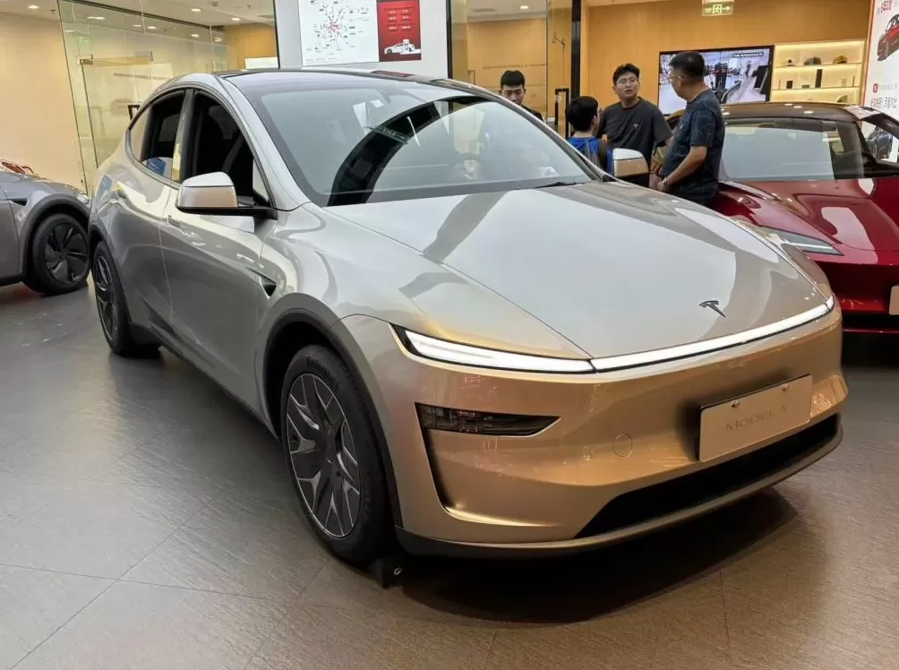 ModelY后驱长续航版亮相工信部新车公示！特斯拉在华开启多维度产品攻势背后：销量毛利双下滑-第2张图片-