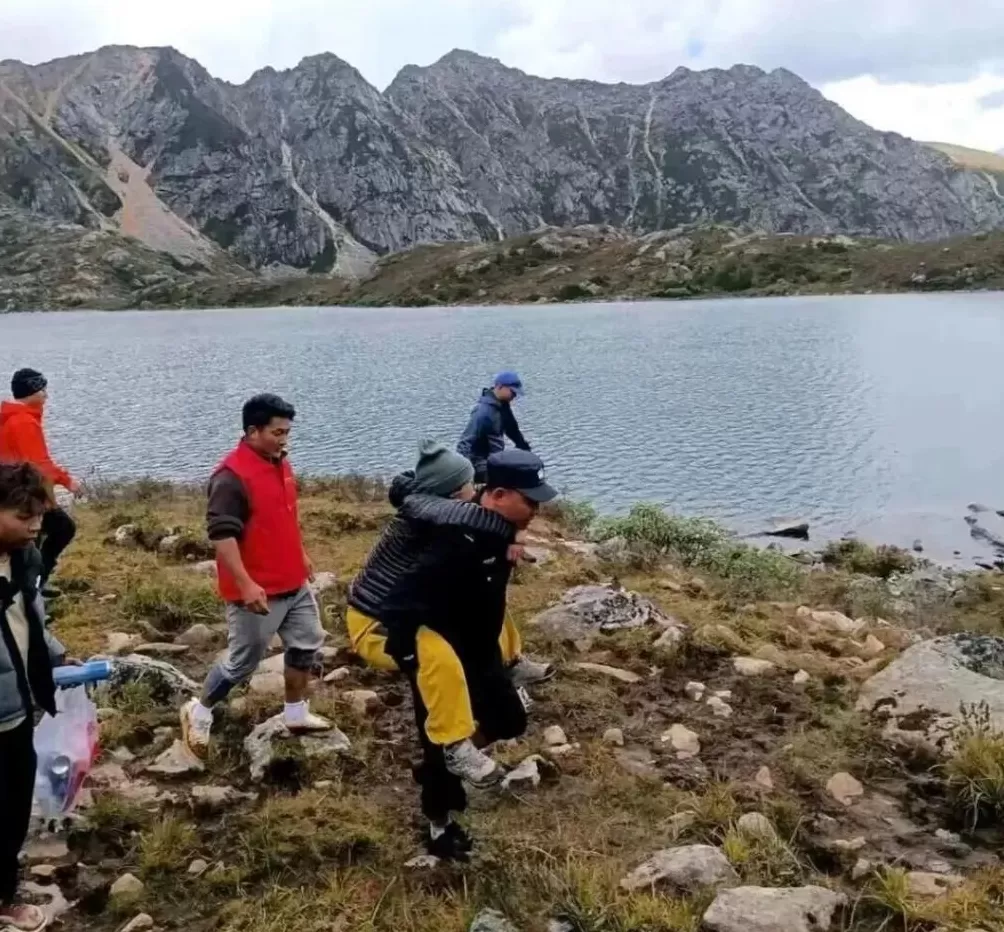 甘孜徒步女孩高反进ICU,户外运动为何险象环生?-第1张图片- 甘孜徒步女孩高反进ICU,户外运动为何险象环生?-第1张图片-