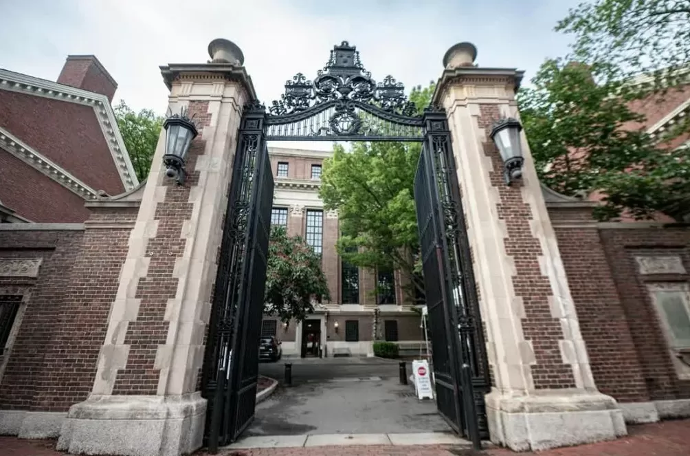 拒绝以妥协换取联邦资金,麻省理工与特朗普政府“硬刚”-第1张图片- 拒绝以妥协换取联邦资金,麻省理工与特朗普政府“硬刚”-第1张图片-