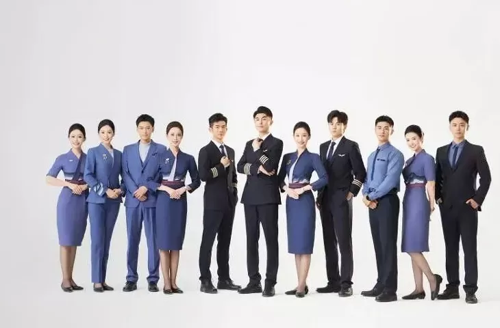 山东航空启用新制服：全面换穿平底鞋，可自由选择裙装或裤装-第1张图片-