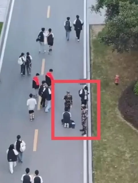 重庆一职校通报“逼迫学生下跪”事件-第2张图片-