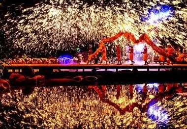 赏秋色品文化逛小城“加长版”假期再掀文旅热潮-第4张图片-