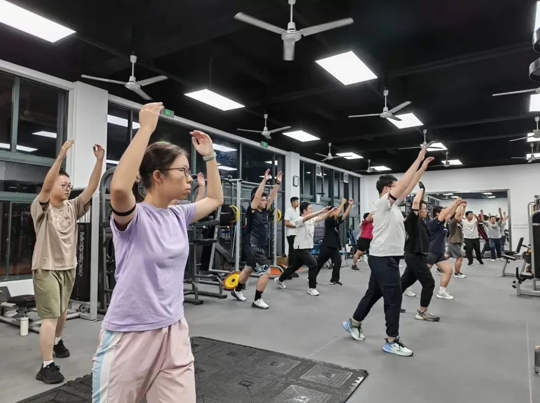 复旦开出科学减脂课，教练把国家队训练方法带到课堂-第1张图片-