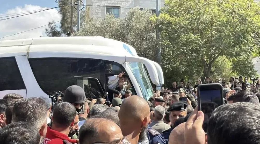 巴勒斯坦被扣押人员获释，700多天的等待与归来-第2张图片-