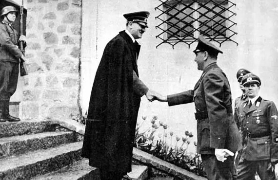 意大利影视中的法西斯主义:“世纪之子”还是“不良诗人”?-第6张图片- 意大利影视中的法西斯主义:“世纪之子”还是“不良诗人”?-第6张图片-