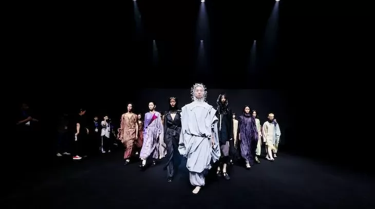 镜像、光与神话，身体即舞台｜2026春夏上海时装周-第1张图片-