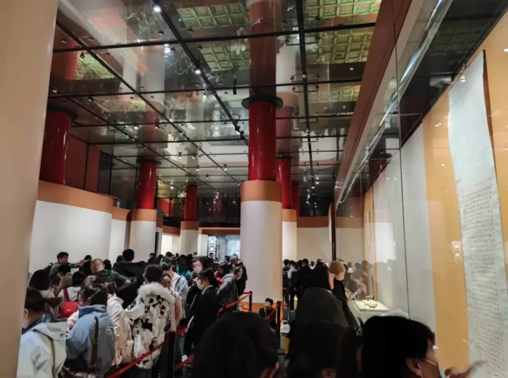 在故宫排队10小时不吃不喝不上厕所,结果《清明上河图》只能看两眼就被赶着走?-第6张图片- 在故宫排队10小时不吃不喝不上厕所,结果《清明上河图》只能看两眼就被赶着走?-第6张图片-