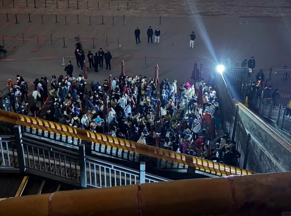 在故宫排队10小时不吃不喝不上厕所,结果《清明上河图》只能看两眼就被赶着走?-第7张图片- 在故宫排队10小时不吃不喝不上厕所,结果《清明上河图》只能看两眼就被赶着走?-第7张图片-