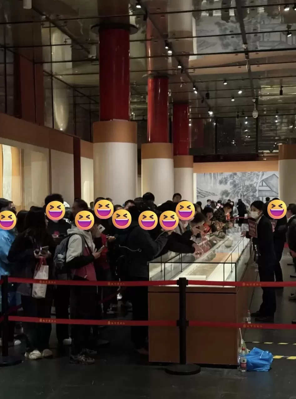 在故宫排队10小时不吃不喝不上厕所,结果《清明上河图》只能看两眼就被赶着走?-第12张图片- 在故宫排队10小时不吃不喝不上厕所,结果《清明上河图》只能看两眼就被赶着走?-第12张图片-
