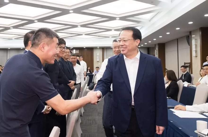 上海市营商环境体验官座谈会召开，龚正市长面对面听取营商环境体验官意见建议-第1张图片-