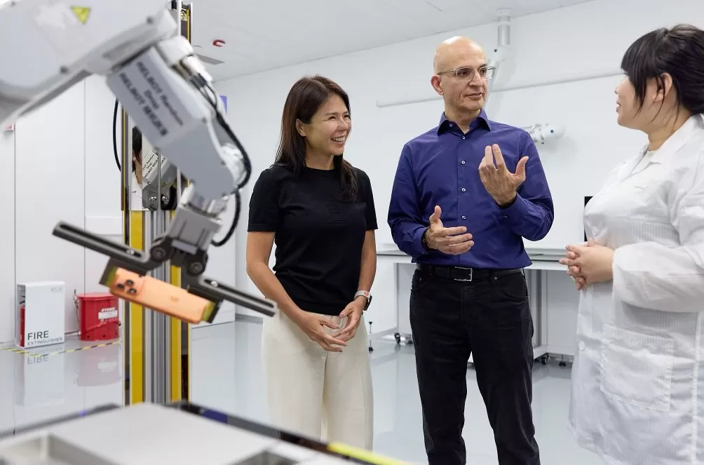 苹果CEO库克上海两日行:看LABUBU,首次“直播带货”,直言“太爱中国人和中国文化”-第3张图片- 苹果CEO库克上海两日行:看LABUBU,首次“直播带货”,直言“太爱中国人和中国文化”-第3张图片-