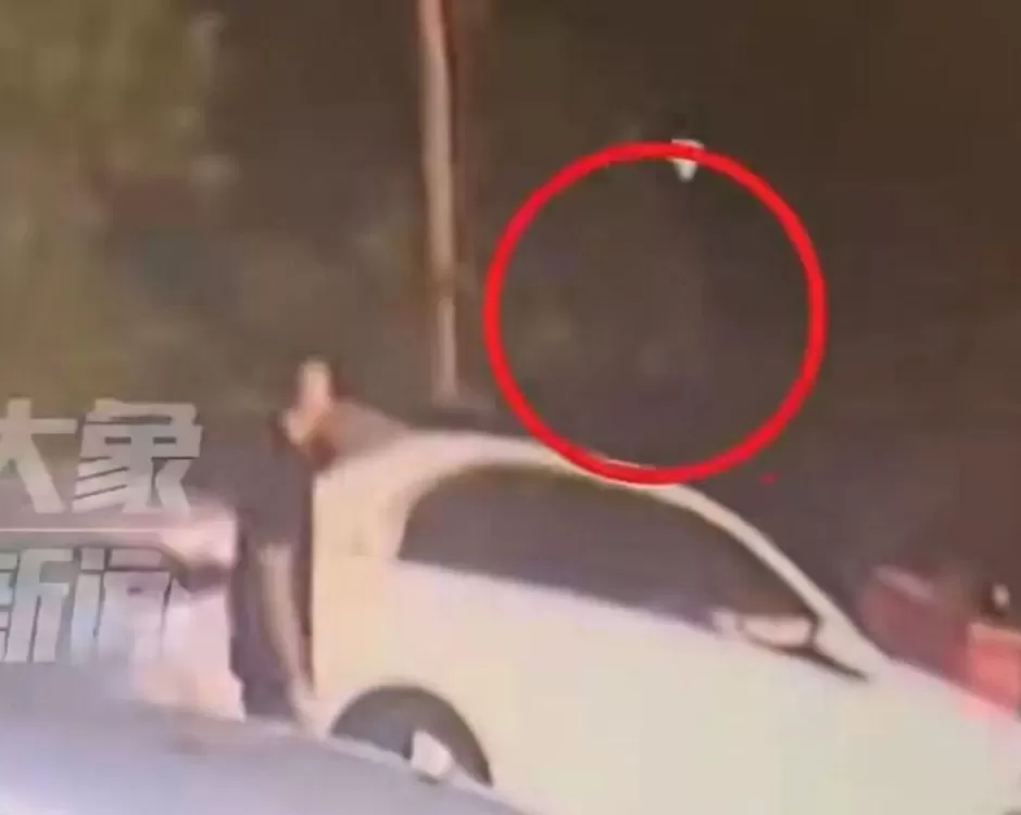 6人开奔驰去餐馆消费370元逃单,“追出去只扫了50元,司机驾车跑了,3人下车分头逃”,老板:已报警,还未给钱-第1张图片- 6人开奔驰去餐馆消费370元逃单,“追出去只扫了50元,司机驾车跑了,3人下车分头逃”,老板:已报警,还未给钱-第1张图片-