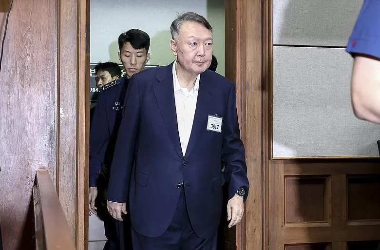 尹锡悦出席内乱特检组传唤调查,系7月被拘留以来首次-第1张图片- 尹锡悦出席内乱特检组传唤调查,系7月被拘留以来首次-第1张图片-