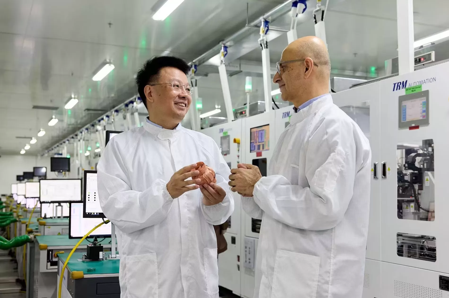 苹果新COO上任后首次访华，关注iPhone 17的智能制造问题-第3张图片-