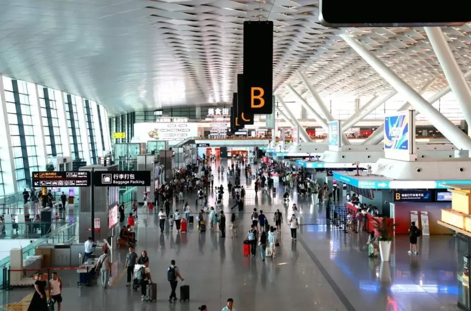 本想图省钱却多花4000多元！机票买完没多久票价“腰斩”，多付的钱能退吗？多家航空公司回应-第6张图片-