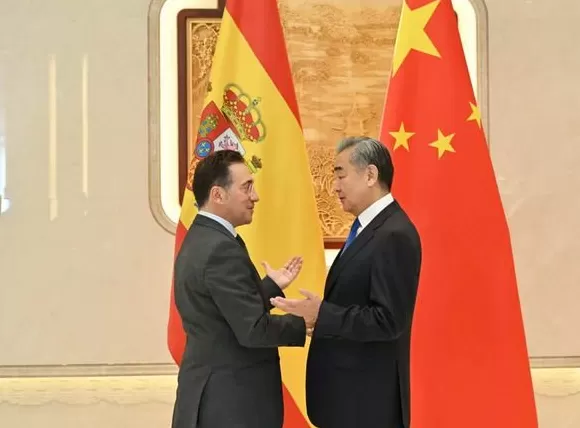 王毅同西班牙外交大臣阿尔瓦雷斯会谈-第1张图片-