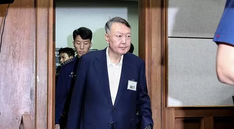 “调查持续8个多小时，尹锡悦全程缄默”-第1张图片-