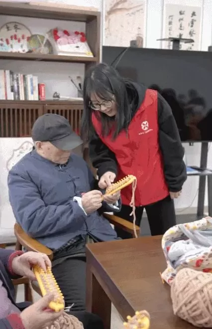 00后住进养老院：月租300元，和奶奶跨代共居-第10张图片-