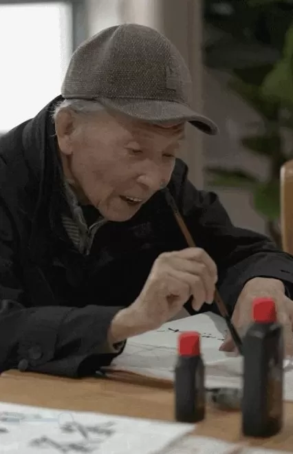 00后住进养老院：月租300元，和奶奶跨代共居-第9张图片-